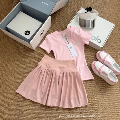 Alo Yoga Pink V-Neck T-Shirt Pink Pleated Skirt Set
